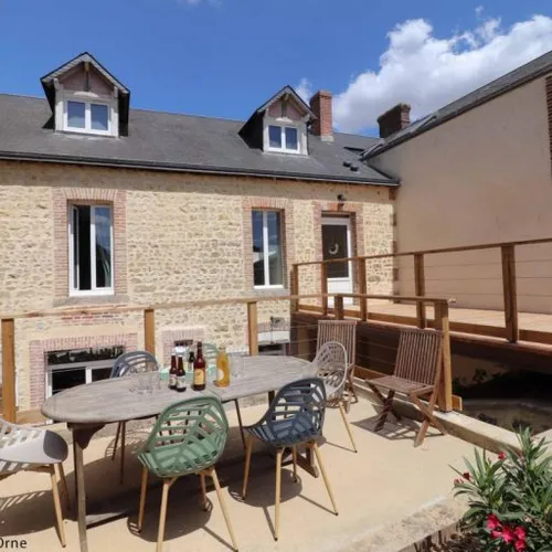 terrasse du gîte au Mêle-sur-Sarthe